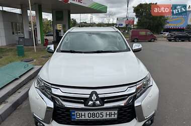 Внедорожник / Кроссовер Mitsubishi Pajero Sport 2016 в 