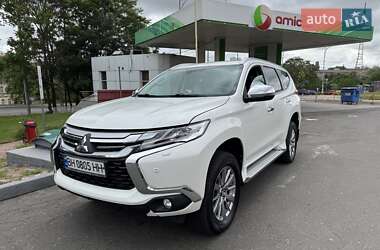 Внедорожник / Кроссовер Mitsubishi Pajero Sport 2016 в 