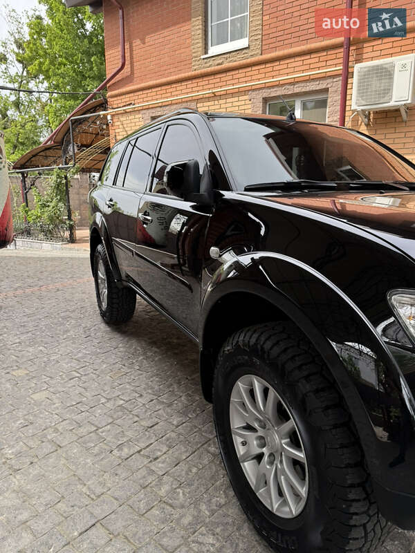 Внедорожник / Кроссовер Mitsubishi Pajero Sport 2010 в Сумах