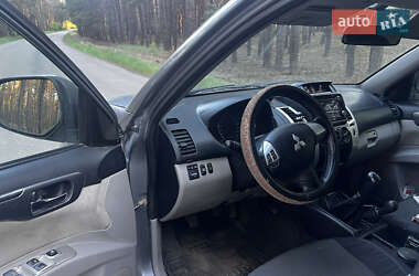 Внедорожник / Кроссовер Mitsubishi Pajero Sport 2013 в 