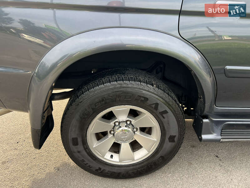 Внедорожник / Кроссовер Mitsubishi Pajero Sport 2006 в Виннице