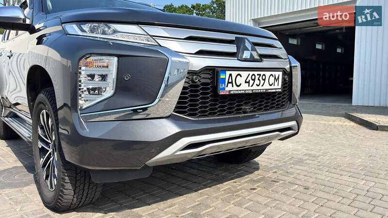 Позашляховик / Кросовер Mitsubishi Pajero Sport 2021 в Луцьку