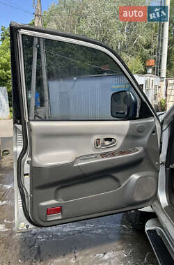 Внедорожник / Кроссовер Mitsubishi Pajero Sport 2003 в 