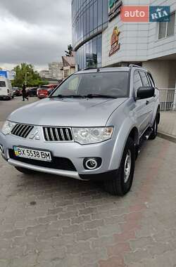 Внедорожник / Кроссовер Mitsubishi Pajero Sport 2011 в Хмельницком