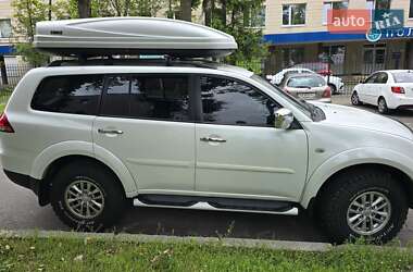 Внедорожник / Кроссовер Mitsubishi Pajero Sport 2014 в 