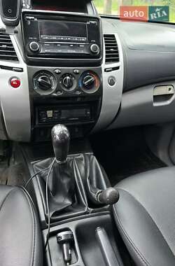 Внедорожник / Кроссовер Mitsubishi Pajero Sport 2014 в 