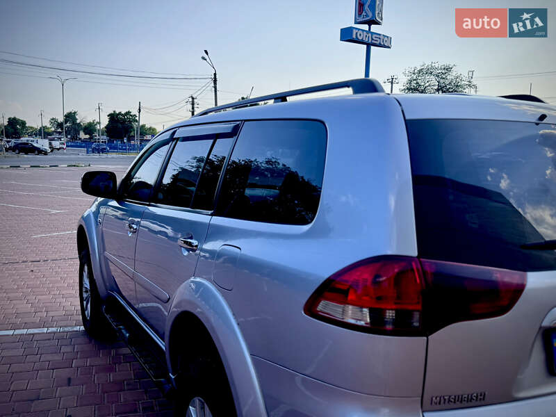 Внедорожник / Кроссовер Mitsubishi Pajero Sport 2015 в Одессе