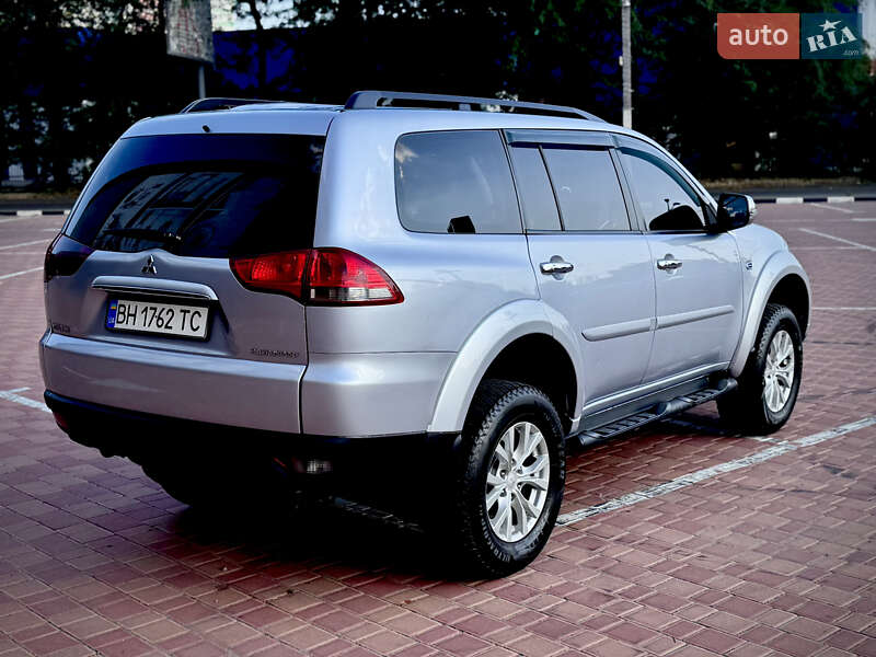 Внедорожник / Кроссовер Mitsubishi Pajero Sport 2015 в Одессе