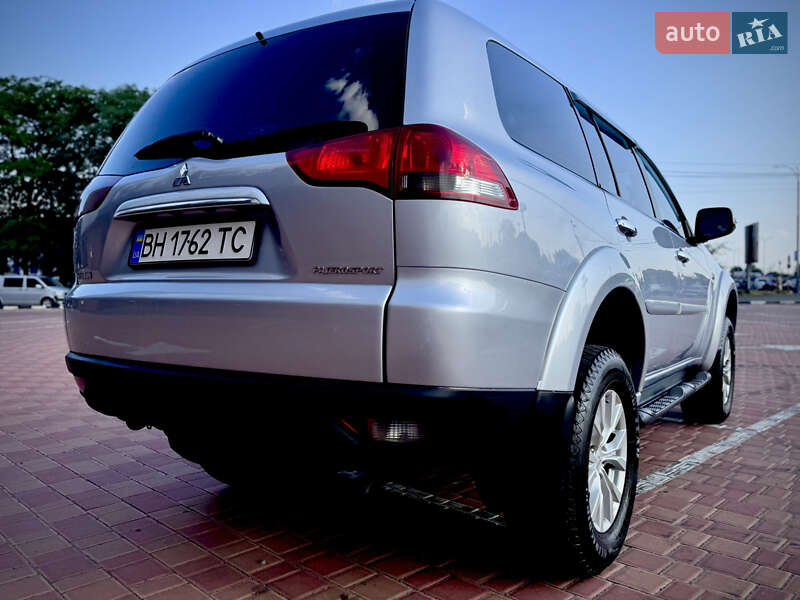 Внедорожник / Кроссовер Mitsubishi Pajero Sport 2015 в Одессе