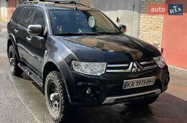 Позашляховик / Кросовер Mitsubishi Pajero Sport 2014 в Києві