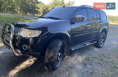 Внедорожник / Кроссовер Mitsubishi Pajero Sport 2010 в Киеве