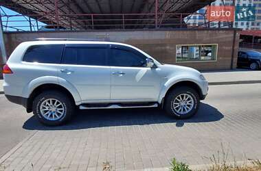 Внедорожник / Кроссовер Mitsubishi Pajero Sport 2012 в 