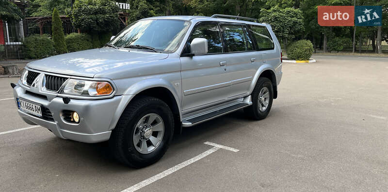 Внедорожник / Кроссовер Mitsubishi Pajero Sport 2008 в Буче