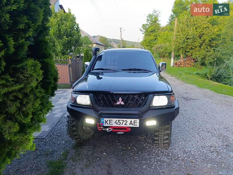 Позашляховик / Кросовер Mitsubishi Pajero Sport 2000 в Сваляві