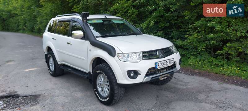 Mitsubishi Pajero Sport 2013