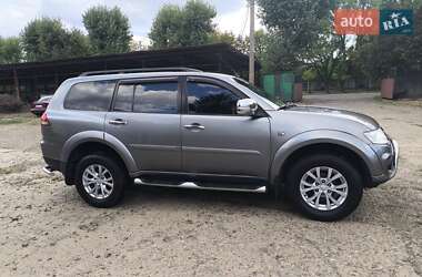 Внедорожник / Кроссовер Mitsubishi Pajero Sport 2013 в Раздельной