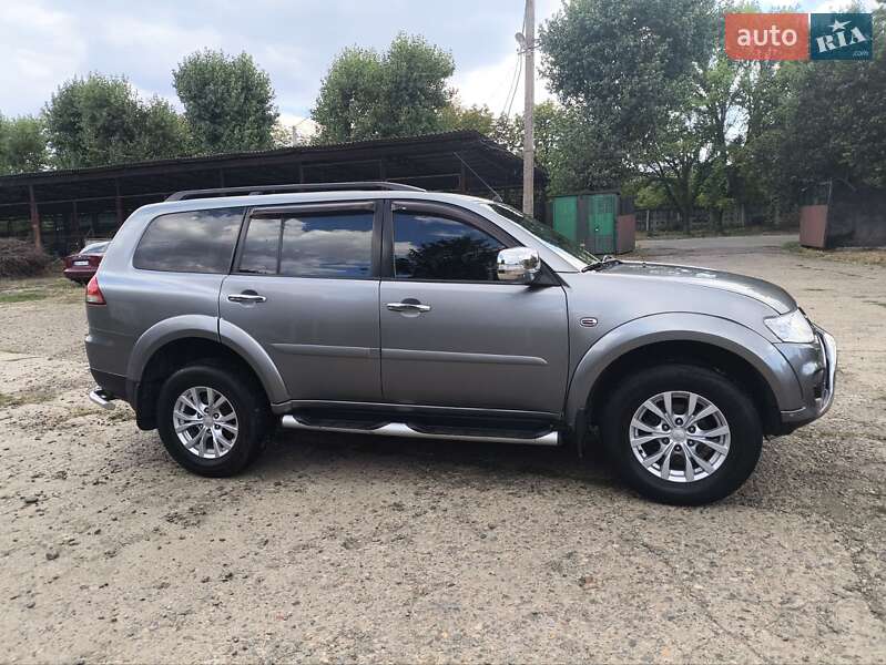 Mitsubishi Pajero Sport 2013