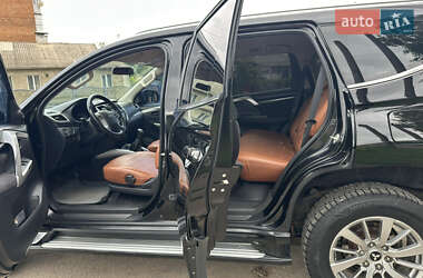 Внедорожник / Кроссовер Mitsubishi Pajero Sport 2016 в 