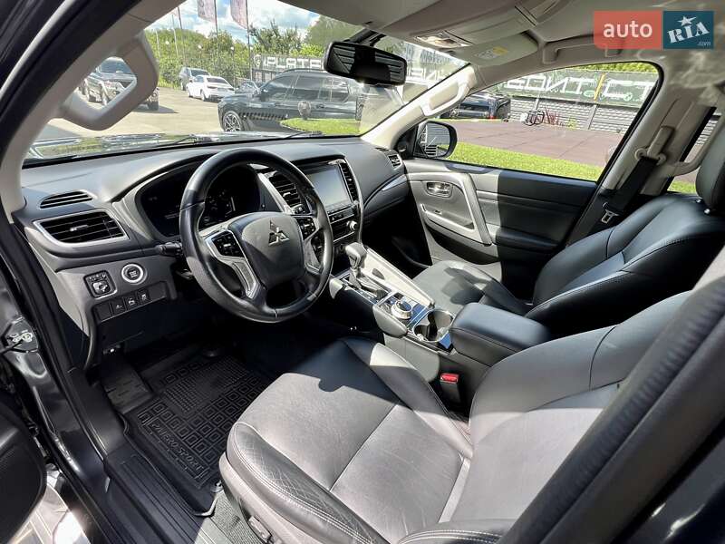 Внедорожник / Кроссовер Mitsubishi Pajero Sport 2019 в Киеве