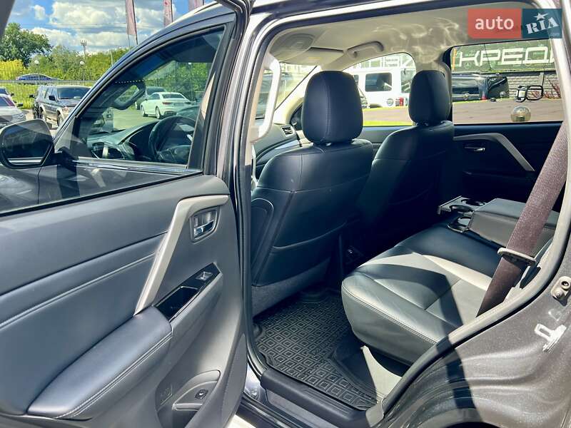 Внедорожник / Кроссовер Mitsubishi Pajero Sport 2019 в Киеве