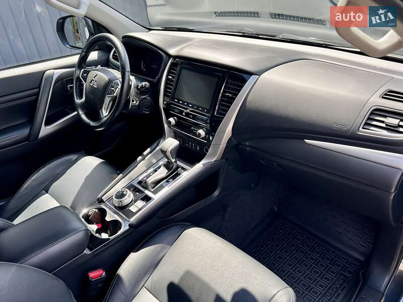 Внедорожник / Кроссовер Mitsubishi Pajero Sport 2019 в Киеве