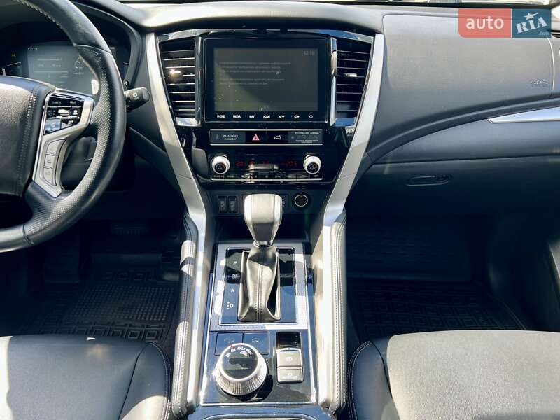 Внедорожник / Кроссовер Mitsubishi Pajero Sport 2019 в Киеве