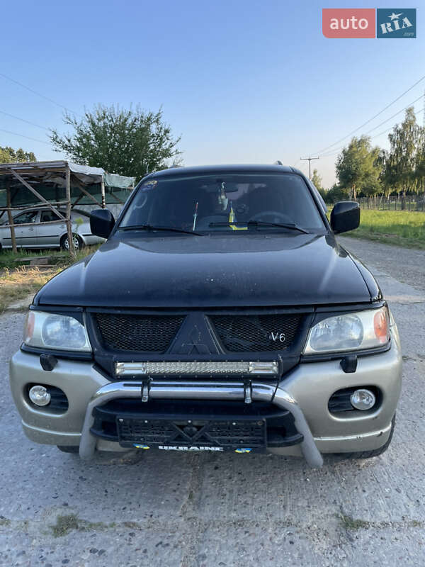 Внедорожник / Кроссовер Mitsubishi Pajero Sport 2004 в Стрые