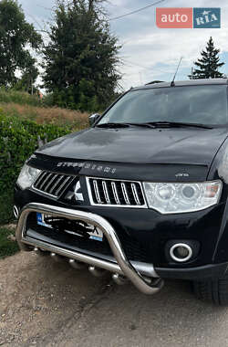 Внедорожник / Кроссовер Mitsubishi Pajero Sport 2011 в Киеве