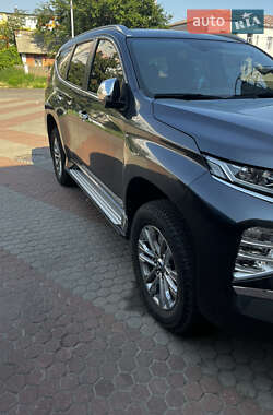 Внедорожник / Кроссовер Mitsubishi Pajero Sport 2021 в Черкассах
