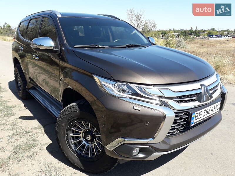 Внедорожник / Кроссовер Mitsubishi Pajero Sport 2016 в Еланце