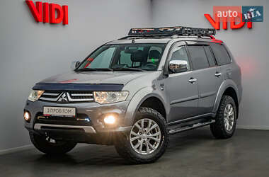 Позашляховик / Кросовер Mitsubishi Pajero Sport 2014 в Києві