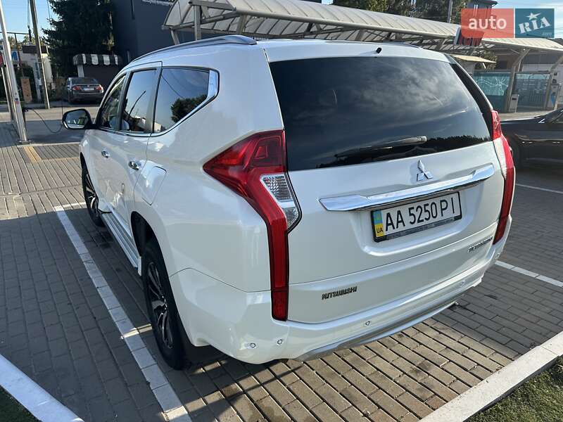 Внедорожник / Кроссовер Mitsubishi Pajero Sport 2018 в Киеве