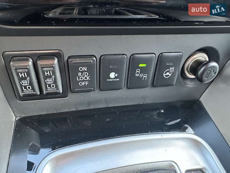 Внедорожник / Кроссовер Mitsubishi Pajero Sport 2018 в Киеве