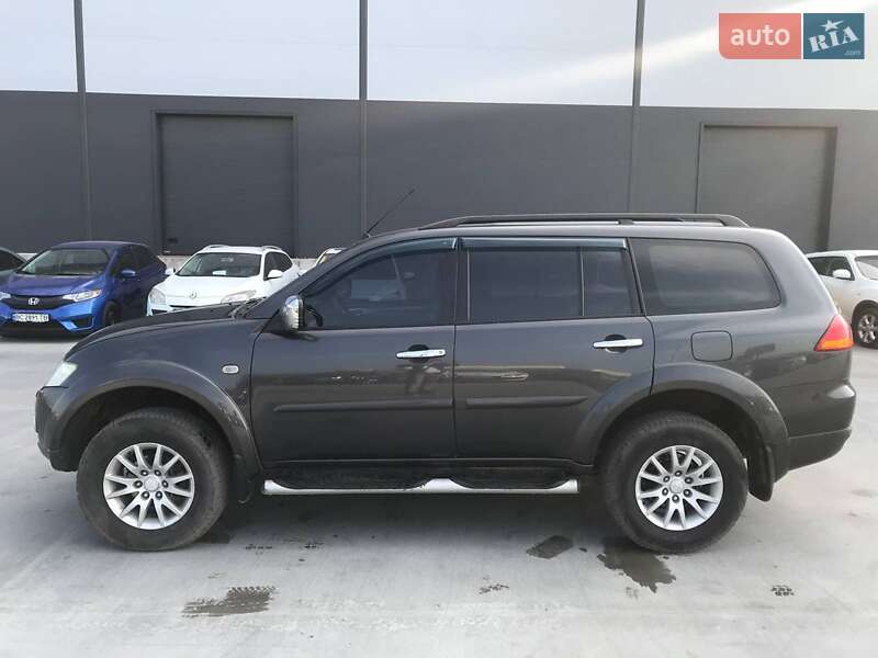 Позашляховик / Кросовер Mitsubishi Pajero Sport 2011 в Львові