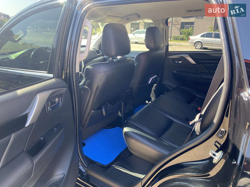 Позашляховик / Кросовер Mitsubishi Pajero Sport 2018 в Броварах