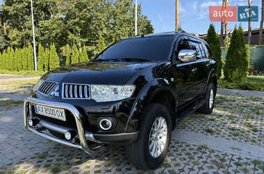 Внедорожник / Кроссовер Mitsubishi Pajero Sport 2012 в Харькове
