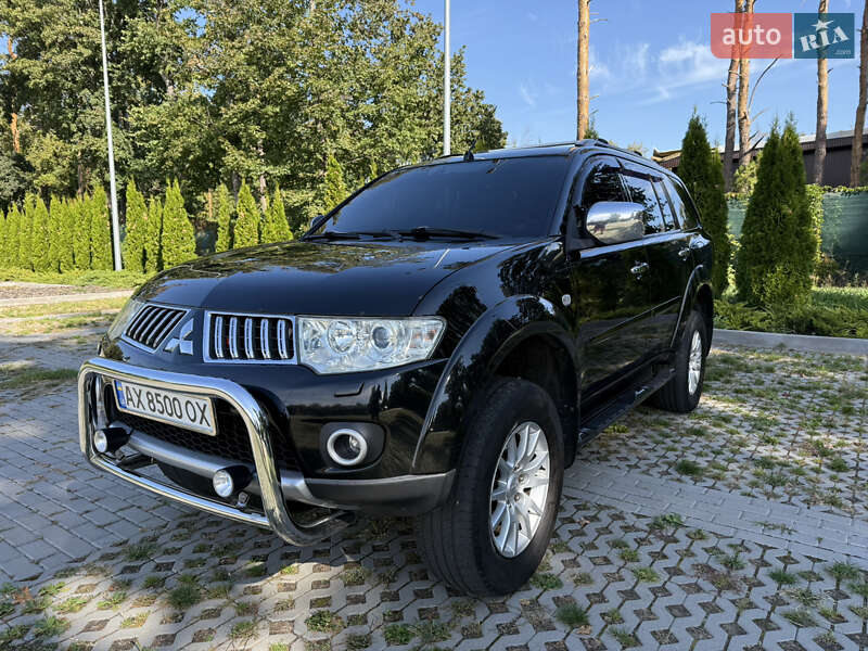 Mitsubishi Pajero Sport 2012