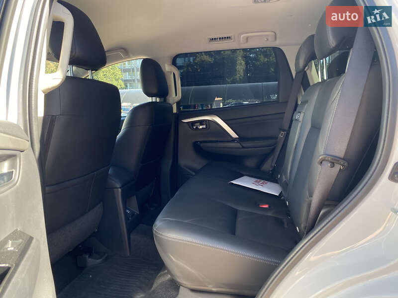 Внедорожник / Кроссовер Mitsubishi Pajero Sport 2024 в Киеве