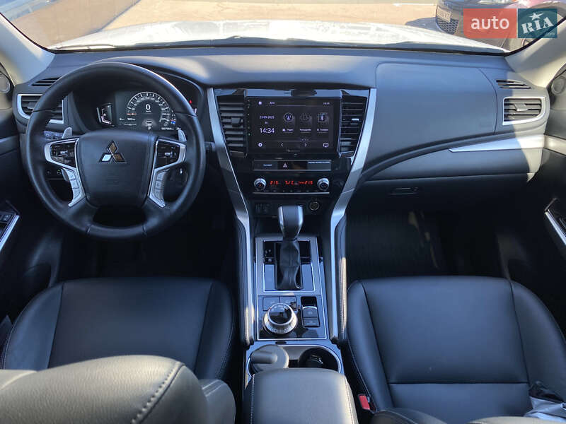 Внедорожник / Кроссовер Mitsubishi Pajero Sport 2024 в Киеве