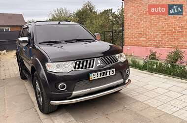 Позашляховик / Кросовер Mitsubishi Pajero Sport 2011 в Харкові