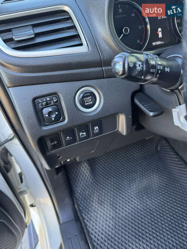 Внедорожник / Кроссовер Mitsubishi Pajero Sport 2018 в Хмельнике фото 7 Внедорожник / Кроссовер Mitsubishi Pajero Sport 2018 в Хмельнике