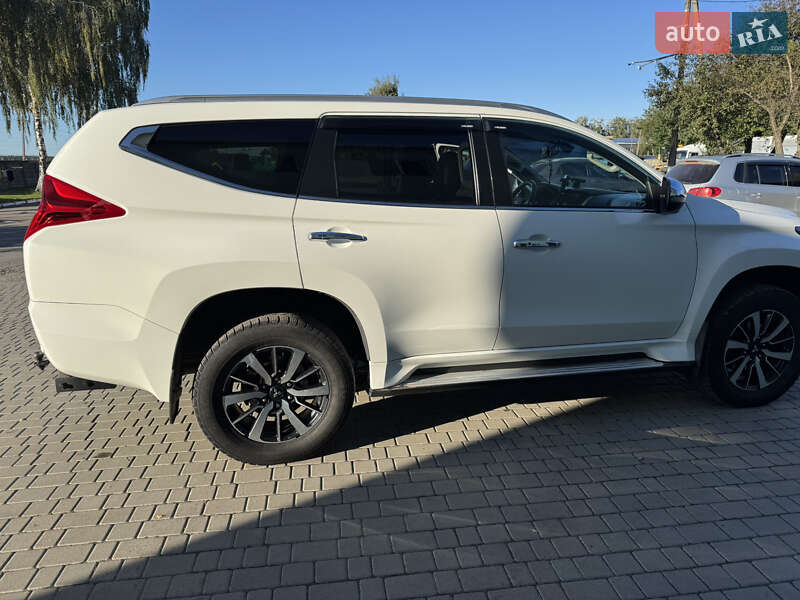 Внедорожник / Кроссовер Mitsubishi Pajero Sport 2018 в Хмельнике фото 11 Внедорожник / Кроссовер Mitsubishi Pajero Sport 2018 в Хмельнике