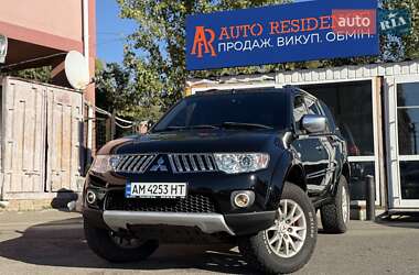 Позашляховик / Кросовер Mitsubishi Pajero Sport 2011 в Києві