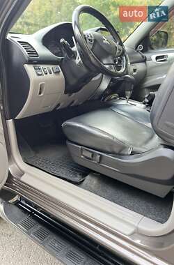 Внедорожник / Кроссовер Mitsubishi Pajero Sport 2011 в 