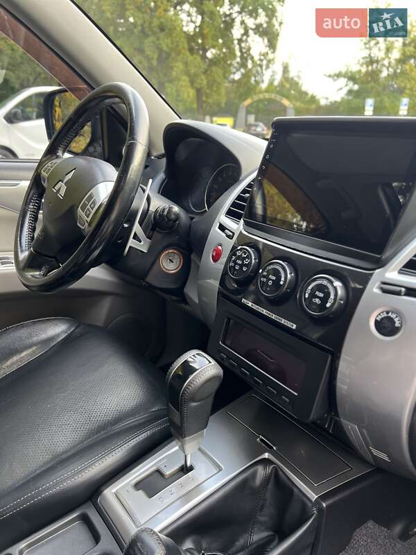 Позашляховик / Кросовер Mitsubishi Pajero Sport 2011 в Полтаві фото 17 Позашляховик / Кросовер Mitsubishi Pajero Sport 2011 в Полтаві