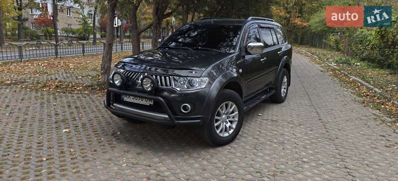 Mitsubishi Pajero Sport 2011