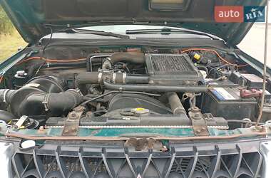 Внедорожник / Кроссовер Mitsubishi Pajero Sport 2003 в 