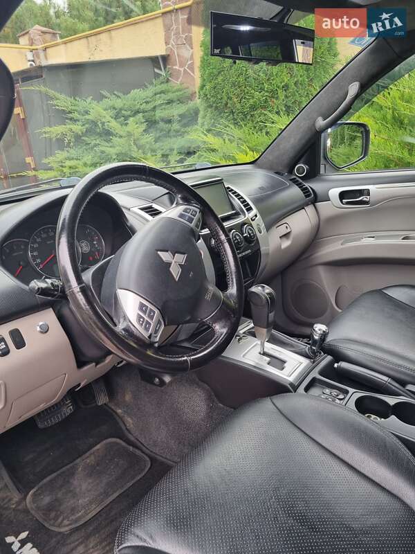 Внедорожник / Кроссовер Mitsubishi Pajero Sport 2011 в Одессе