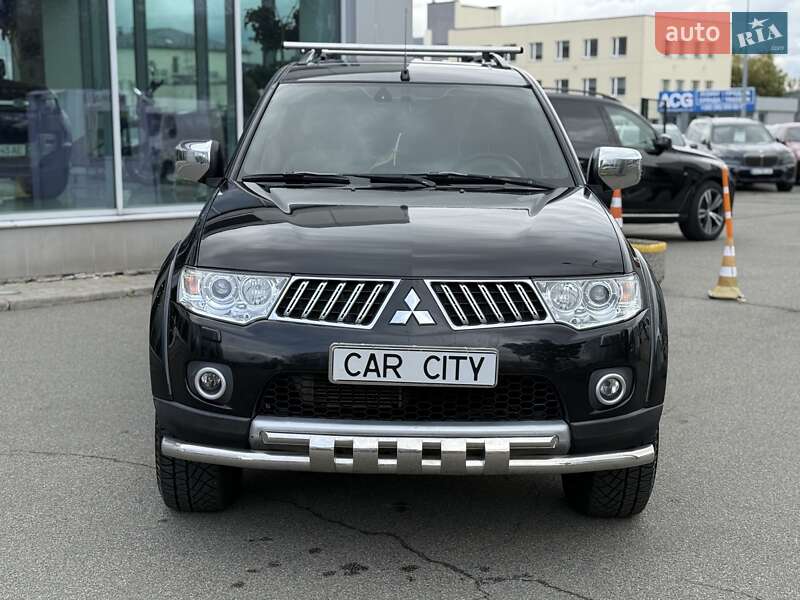 Внедорожник / Кроссовер Mitsubishi Pajero Sport 2012 в Киеве