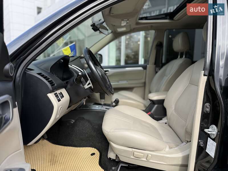 Внедорожник / Кроссовер Mitsubishi Pajero Sport 2012 в Киеве